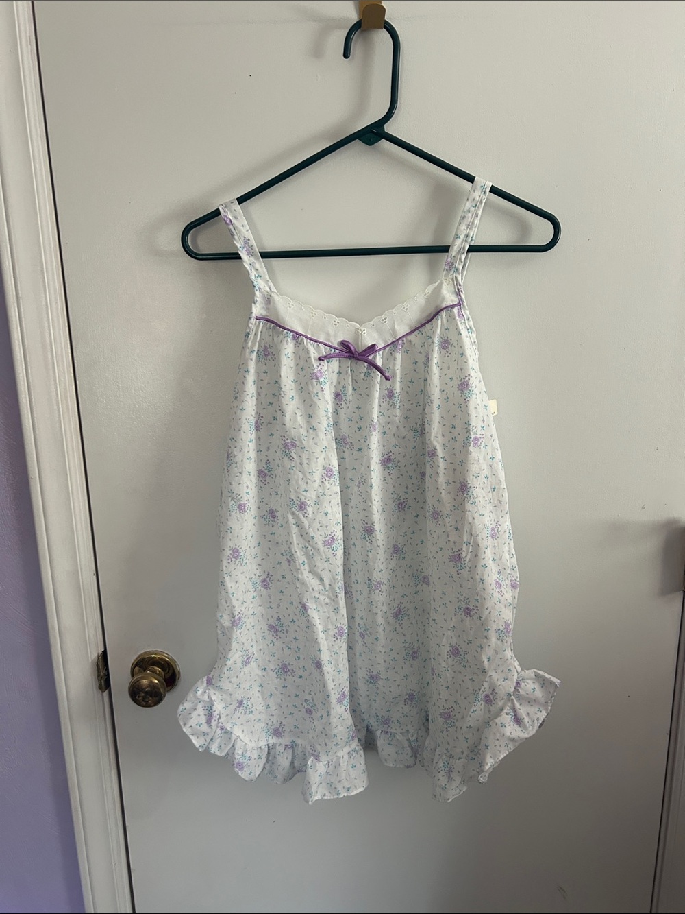Vintage Women's White Floral Chemise Nightdress with Purple Trim